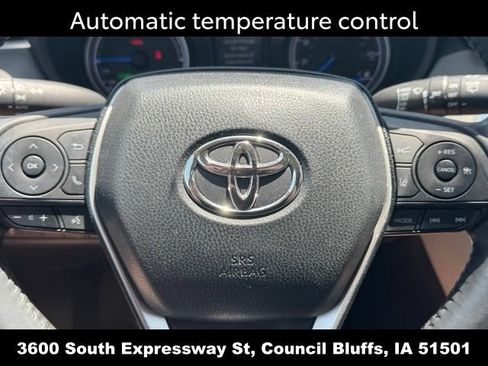 Used 2021 Toyota Venza LE AWD/4WD image 12