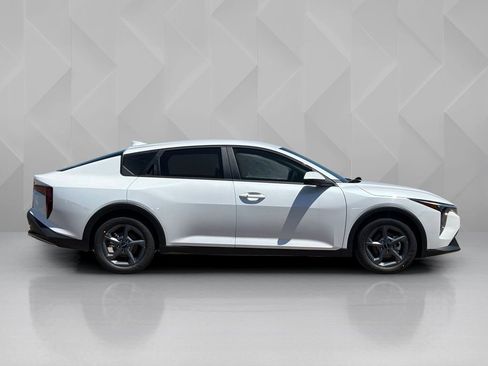 New 2026 Kia K4 FWD image 4