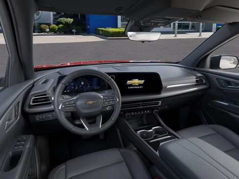 New 2026 Chevrolet Traverse LT w/ Sun and Wheel Package FWD image 15