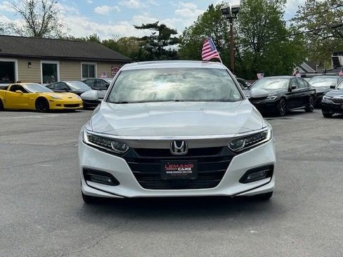 Used 2018 Honda Accord EX image 2