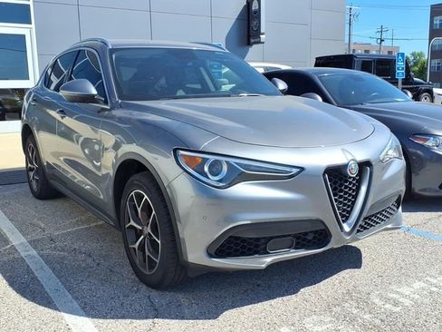Used 2019 Alfa Romeo Stelvio Ti AWD/4WD image 2