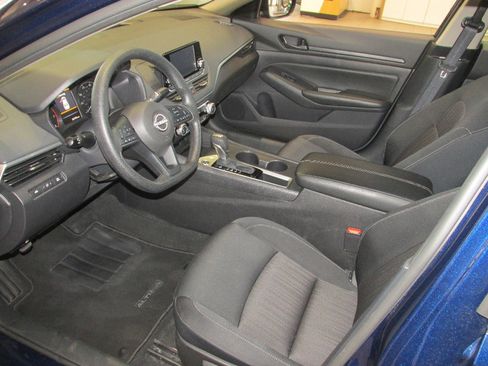 Used 2024 Nissan Altima 2.5 S image 5