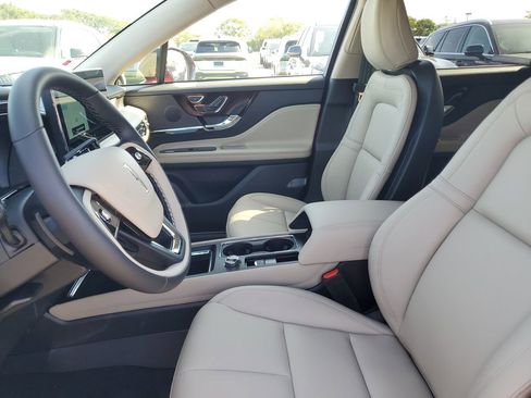 New 2026 Lincoln Corsair Premiere FWD image 21