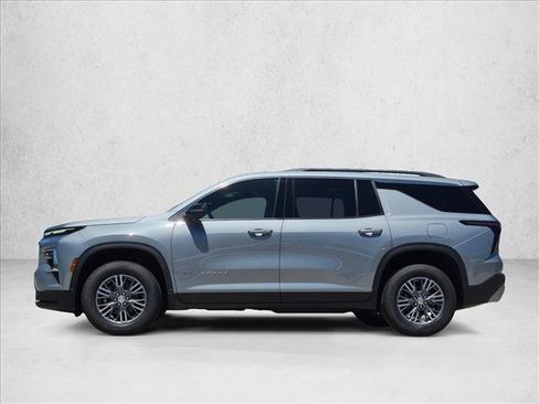 Used 2024 Chevrolet Traverse LT FWD image 9