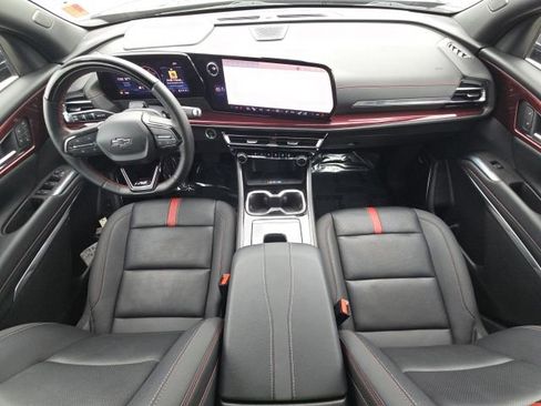 Used 2025 Chevrolet Traverse RS w/ LPO, Floor Liner Package FWD image 23