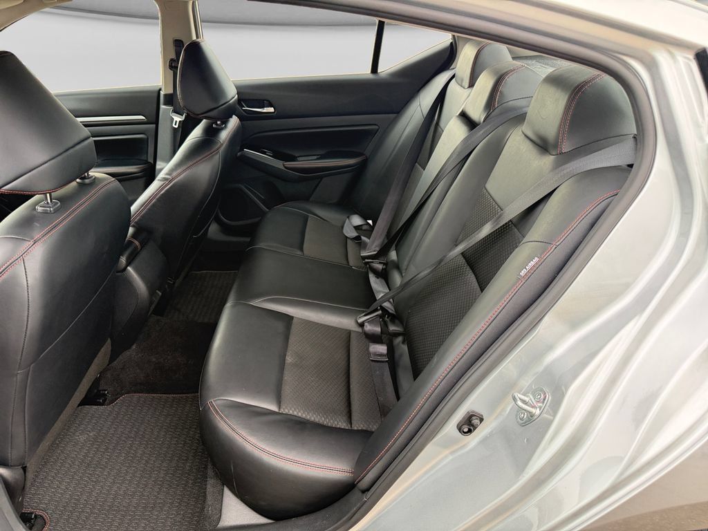 Used 2024 Nissan Altima 2.5 SR FWD image 31