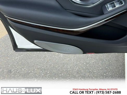 Used 2019 Mercedes-Benz S 560 4MATIC Sedan w/ AMG Line Exterior image 18