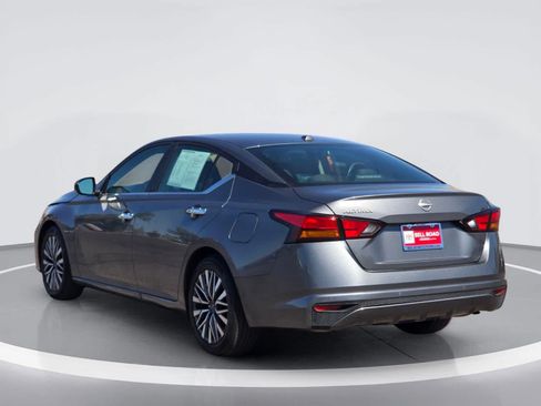 Used 2025 Nissan Altima 2.5 SV FWD image 4