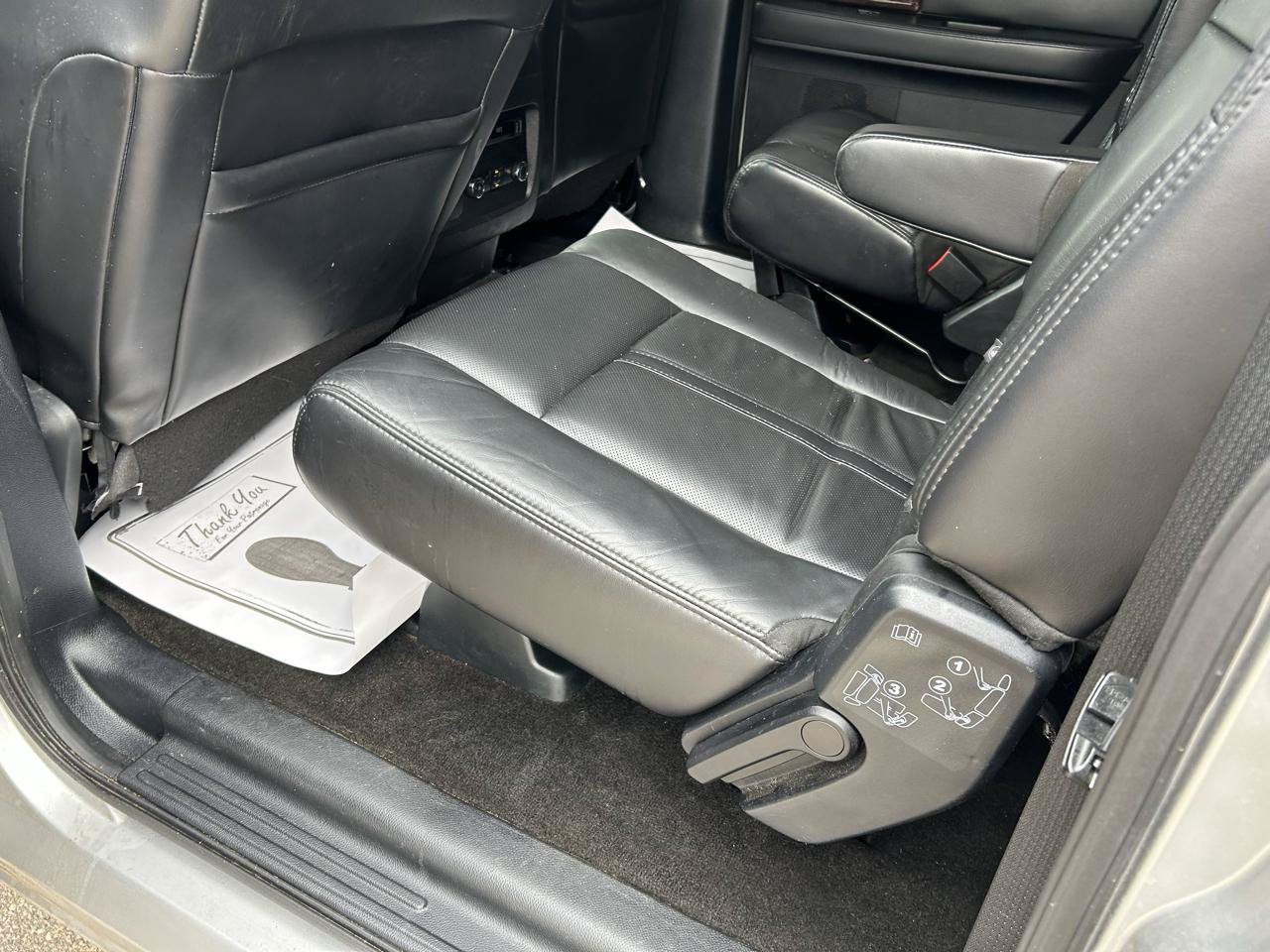 Used 2016 Lincoln Navigator L Select RWD image 9