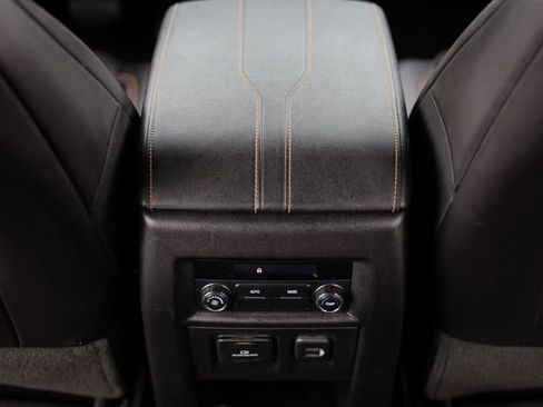 Used 2020 Chevrolet Traverse RS FWD image 41