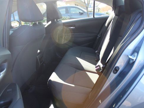Used 2021 Toyota Corolla LE image 21