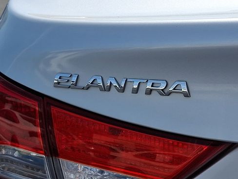 Used 2013 Hyundai Elantra Limited FWD image 30