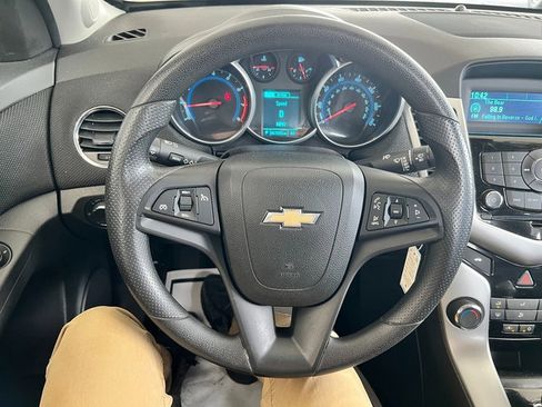 Used 2015 Chevrolet Cruze LT image 17