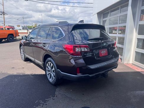 Used 2017 Subaru Outback 3.6R Touring w/ Popular Package #5A AWD/4WD image 3