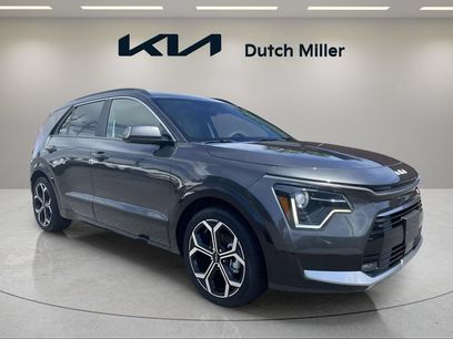 Used 2023 Kia Niro EX Touring