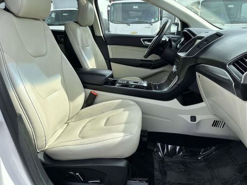 Used 2019 Ford Edge Titanium w/ Equipment Group 301A AWD/4WD image 26