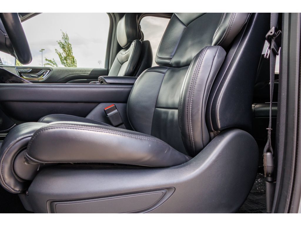 Used 2024 Lincoln Navigator L 4WD image 18