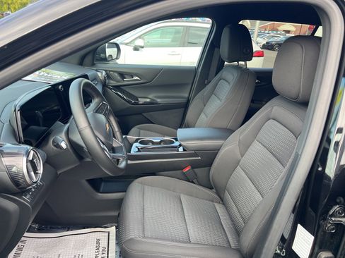 Used 2025 Chevrolet Equinox LT image 10