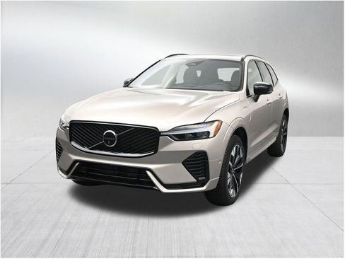 New 2026 Volvo XC60 T8 Plus w/ Protection Package Premier AWD/4WD image 8