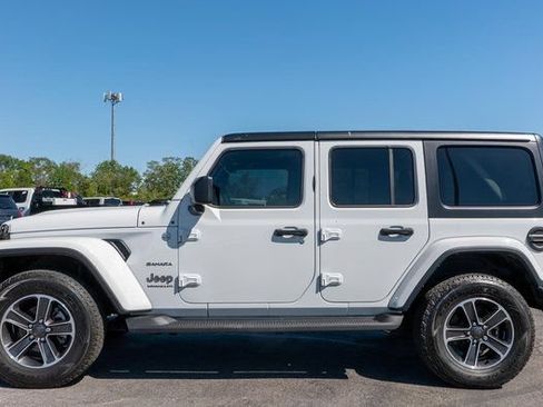Used 2023 Jeep Wrangler Unlimited Sahara w/ Cold Weather Group AWD/4WD image 9