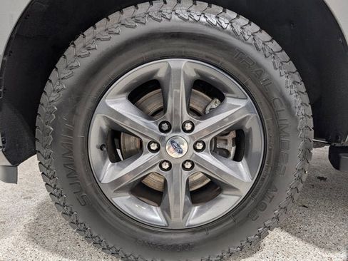 Used 2020 Ford Expedition XLT w/ FX4 Off-Road Package image 11