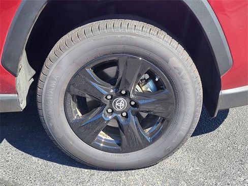 Used 2024 Toyota RAV4 LE image 6