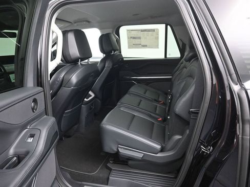 New 2026 Lincoln Navigator L Premier AWD/4WD image 10