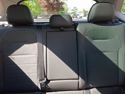 Certified 2023 Volkswagen Taos SE w/ Panoramic Sunroof Package AWD/4WD image 19