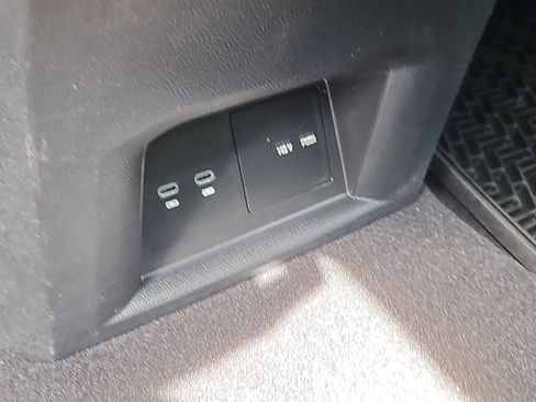 Certified 2023 Volkswagen Atlas Cross Sport SEL AWD/4WD image 17