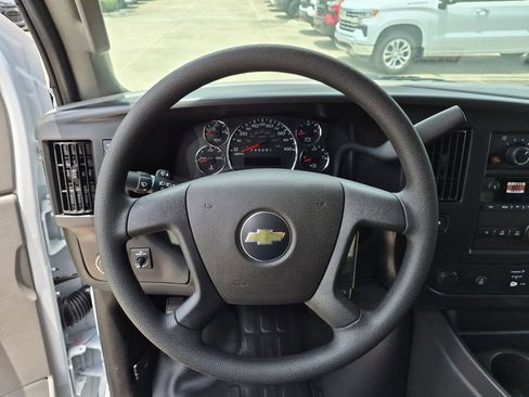 New 2026 Chevrolet Express 3500 RWD image 10