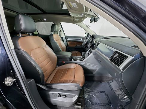 Used 2022 Volkswagen Atlas SEL Premium image 29