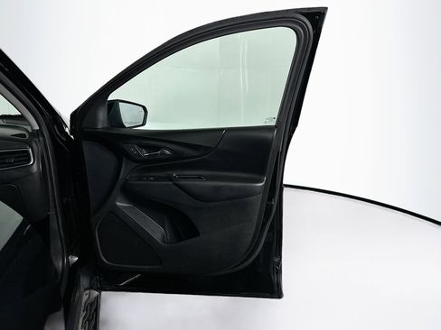 Used 2018 Chevrolet Equinox LT image 31