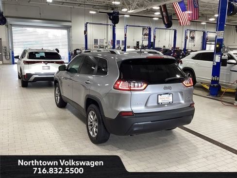 Used 2019 Jeep Cherokee Latitude Plus w/ Comfort/Convenience Group AWD/4WD image 3
