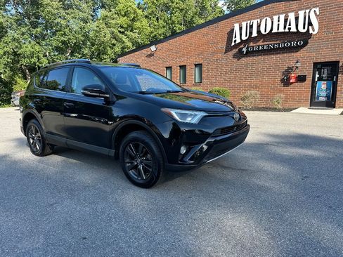 Used 2018 Toyota RAV4 XLE w/ Plus Extra Value Package FWD image 1