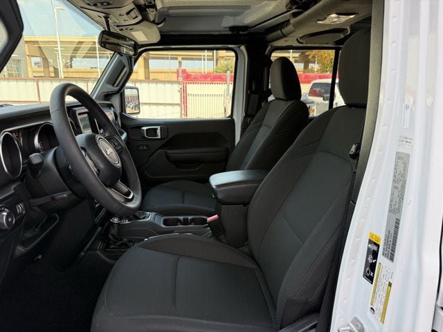 Used 2023 Jeep Wrangler Unlimited Sport AWD/4WD image 25