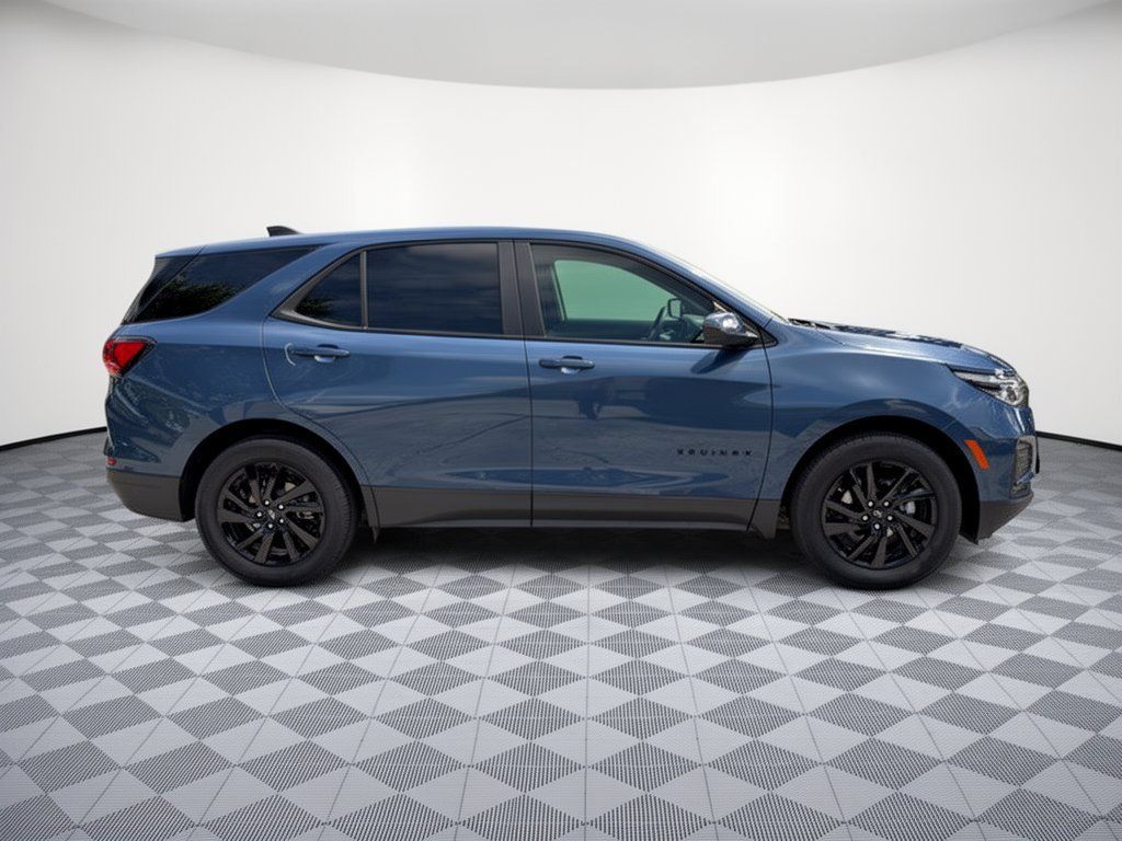Used 2024 Chevrolet Equinox LS w/ LS Convenience Package FWD image 8