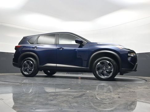 Used 2025 Nissan Rogue SV FWD image 40