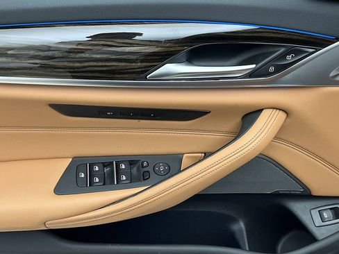 Certified 2022 BMW 530e xDrive w/ Premium Package image 13