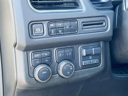 Used 2024 Chevrolet Tahoe LT w/ LT Signature Package image 10