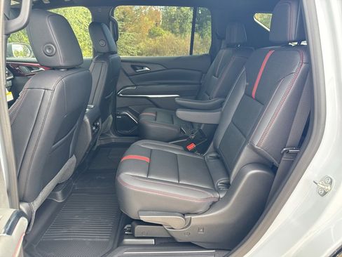 New 2026 Chevrolet Traverse RS w/ LPO, Floor Liner Package image 7