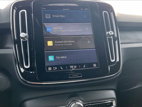 Used 2023 Volvo XC40 Recharge Core image 35