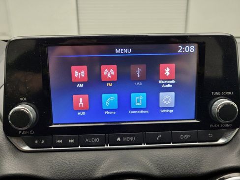 Used 2025 Nissan Sentra S FWD image 25