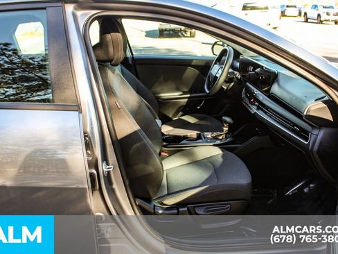 Used 2025 Kia K4 FWD image 21