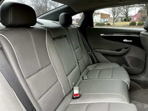 Used 2019 Chevrolet Impala Premier w/ Premier Confidence Package image 21