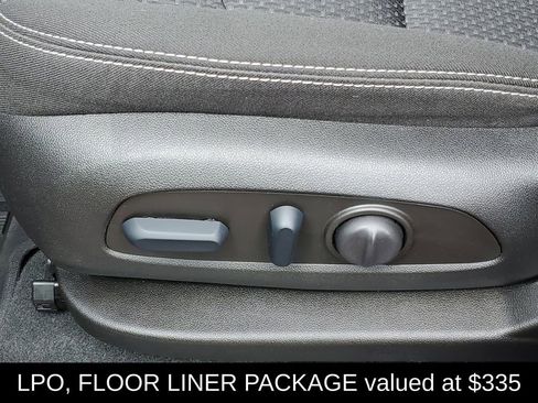 Used 2023 GMC Terrain SLE w/ Driver Convenience Package FWD image 7