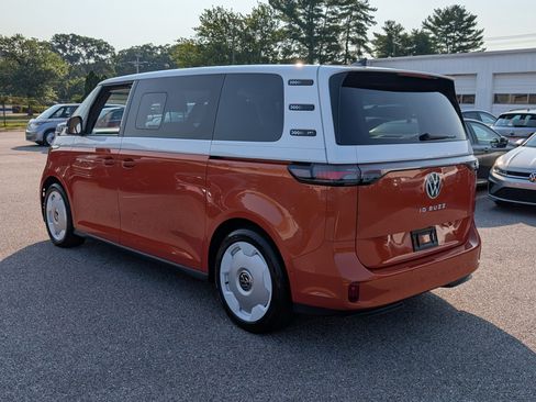 Used 2025 Volkswagen ID. Buzz Pro S Plus w/ Cupholders Package RWD image 5