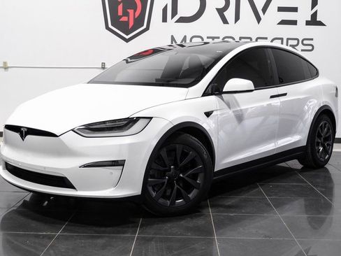 Used 2022 Tesla Model X image 4