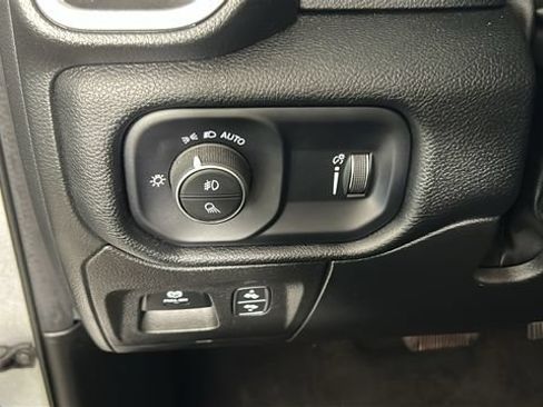 Used 2022 RAM 1500 Big Horn AWD/4WD image 19