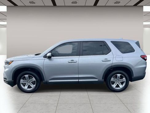Used 2025 Honda Pilot EX-L image 7