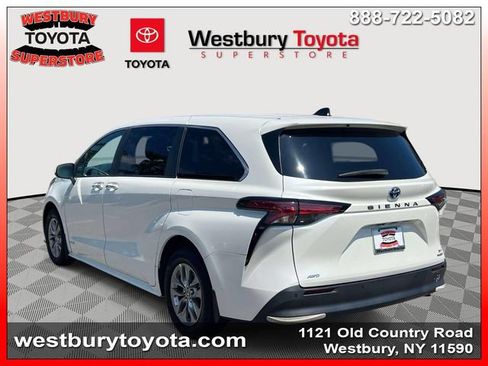 Used 2021 Toyota Sienna XLE AWD/4WD image 6
